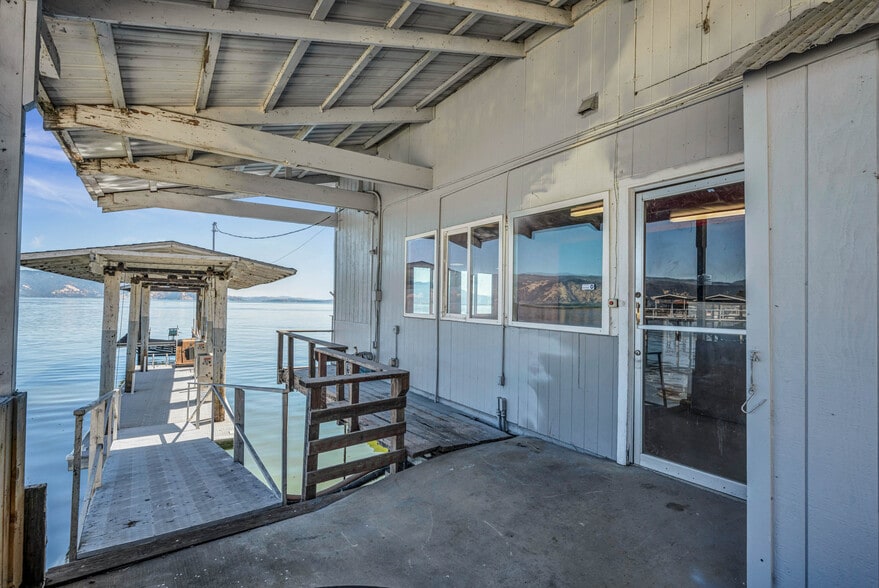 More Photos Of 3740 Lakeshore Blvd, Lakeport Restaurant For Sale