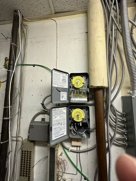 More Photos Of 39 Triangle St, Martin Bank For Lease