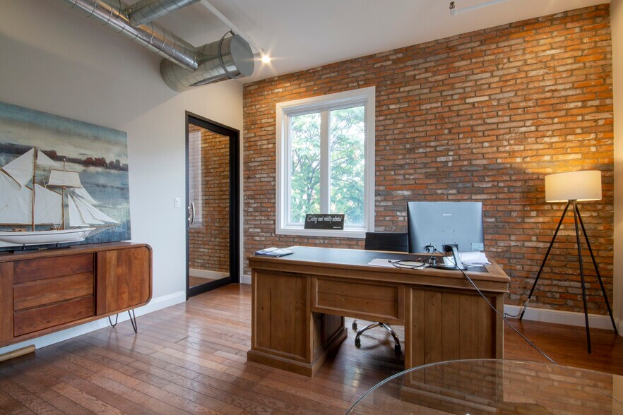 More Photos Of 15 Wellington St N, Hamilton Office For Sale