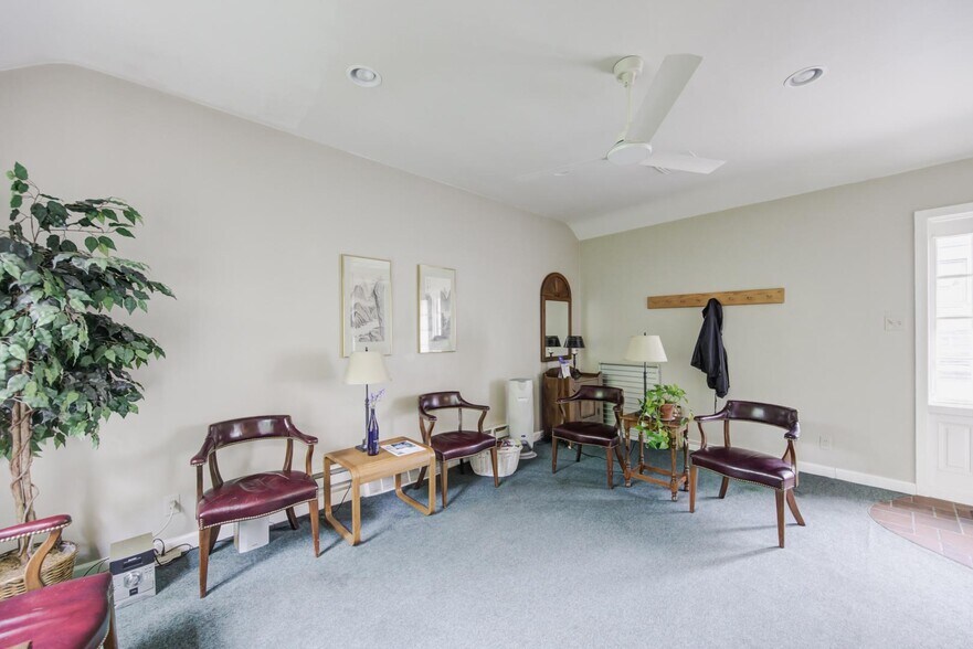 More Photos Of 39 E Chestnut Hill Ave, Philadelphia Medical For Sale