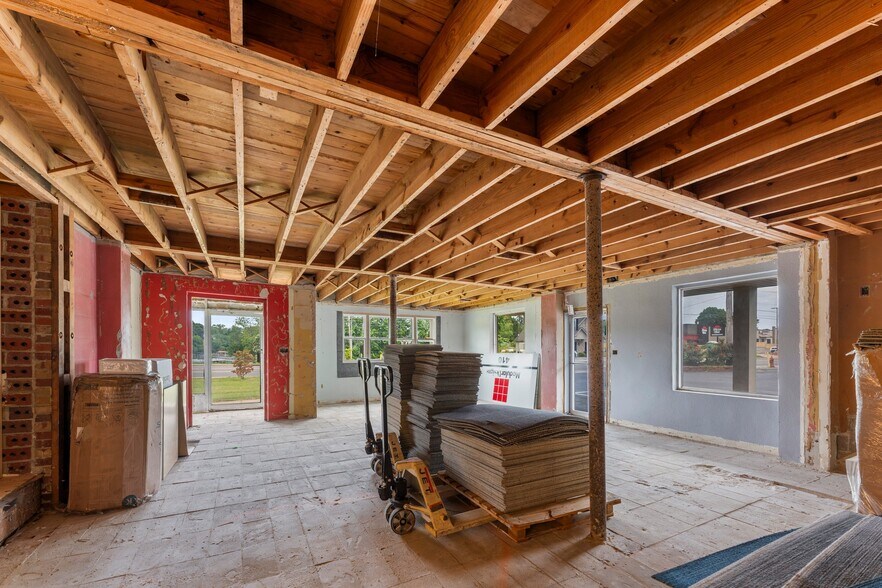 More Photos Of 410 Dinah Shore Blvd, Winchester Office Residential For Sale