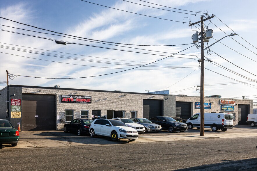 Primary Photo Of 385 Sheffield Ave, West Babylon Flex For Lease