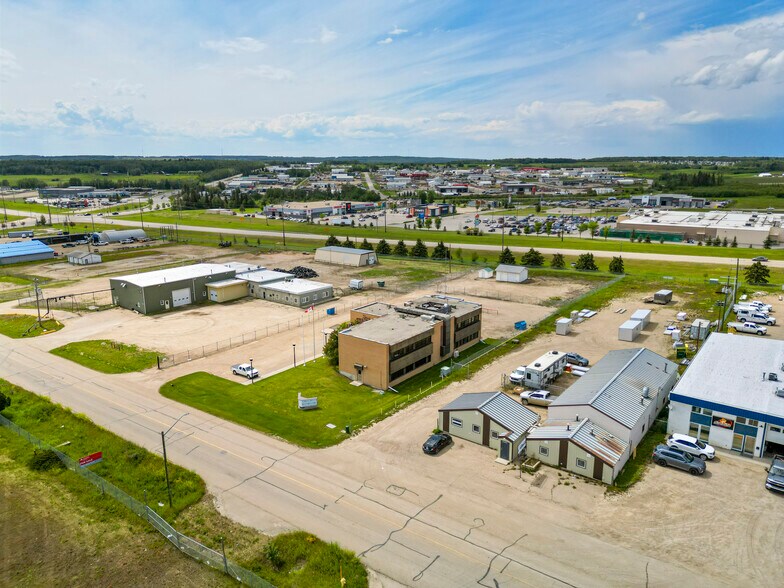 More Photos Of 5516 Industrial Rd, Rocky Rapids Office For Lease