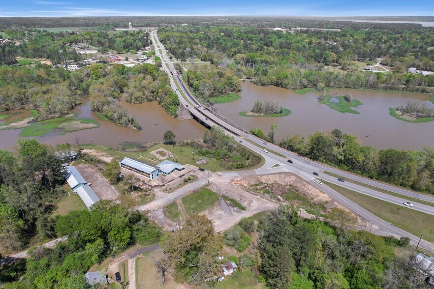 More Photos Of 1010 N Eufaula Ave, Eufaula Hotel For Sale