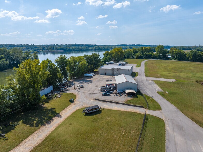 More Photos Of 4000 Utica Pike, Jeffersonville Marina For Sale