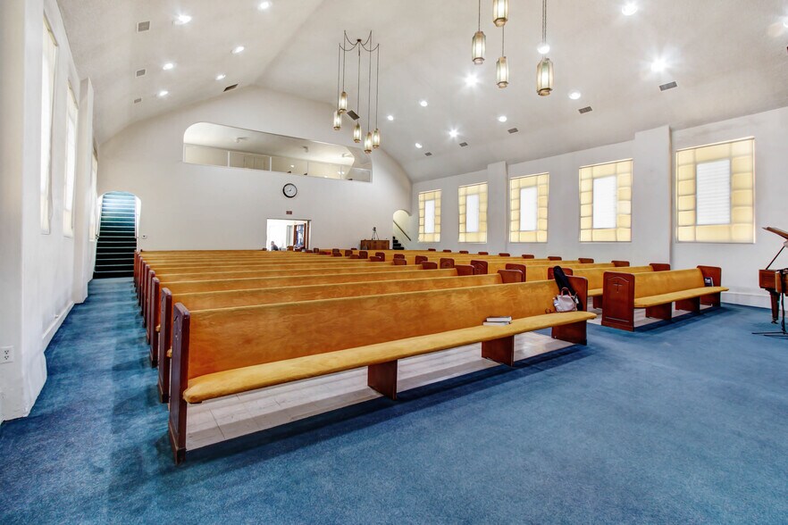 More Photos Of 724 S Glenoaks Blvd, Burbank Religious Facility For Sale