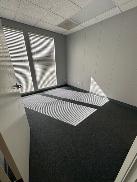 More Photos Of 10 Commercial Blvd, Novato Office For Lease