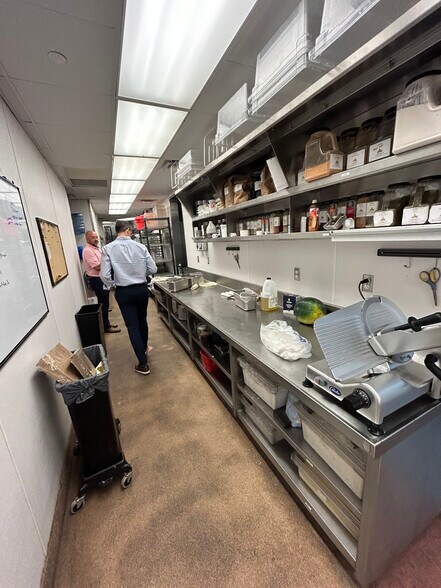 More Photos Of 1100 Main St, Kansas City Office For Lease