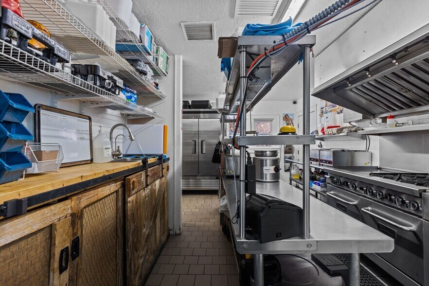 More Photos Of 615 N Sam Houston Ave, Odessa Restaurant For Sale