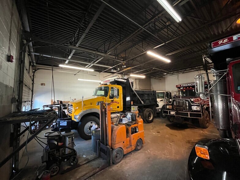 More Photos Of 108 Clematis Ave, Waltham Unknown For Lease