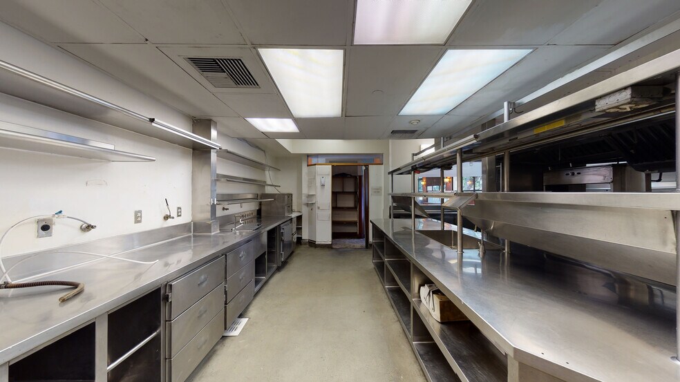 More Photos Of 700 W 5th St, Los Angeles Storefront For Lease