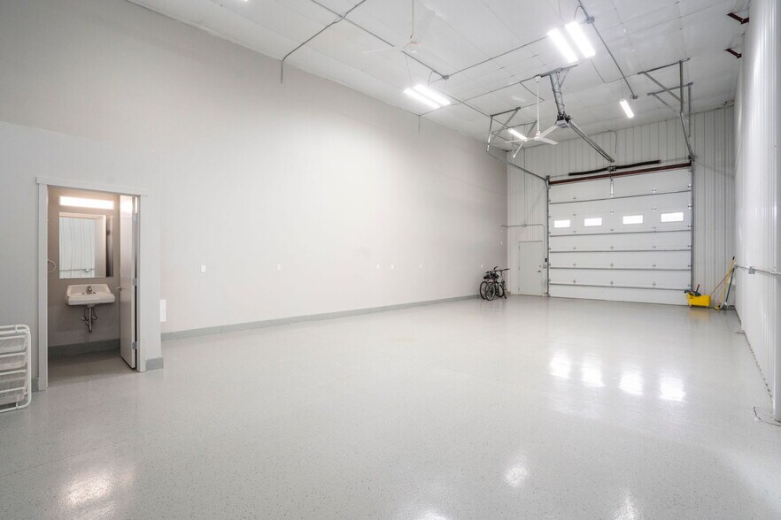 More Photos Of 341 1st St, Mead Warehouse For Lease