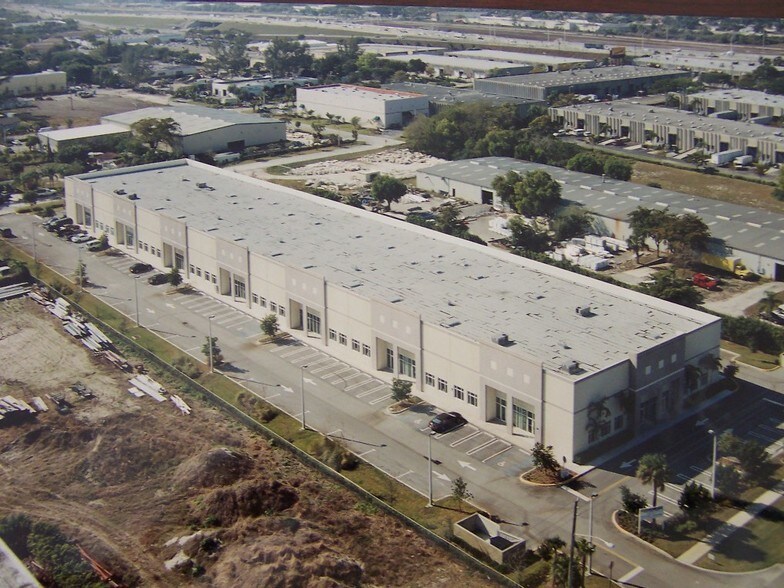 More Photos Of 1100 SW 10th St, Delray Beach Warehouse For Lease