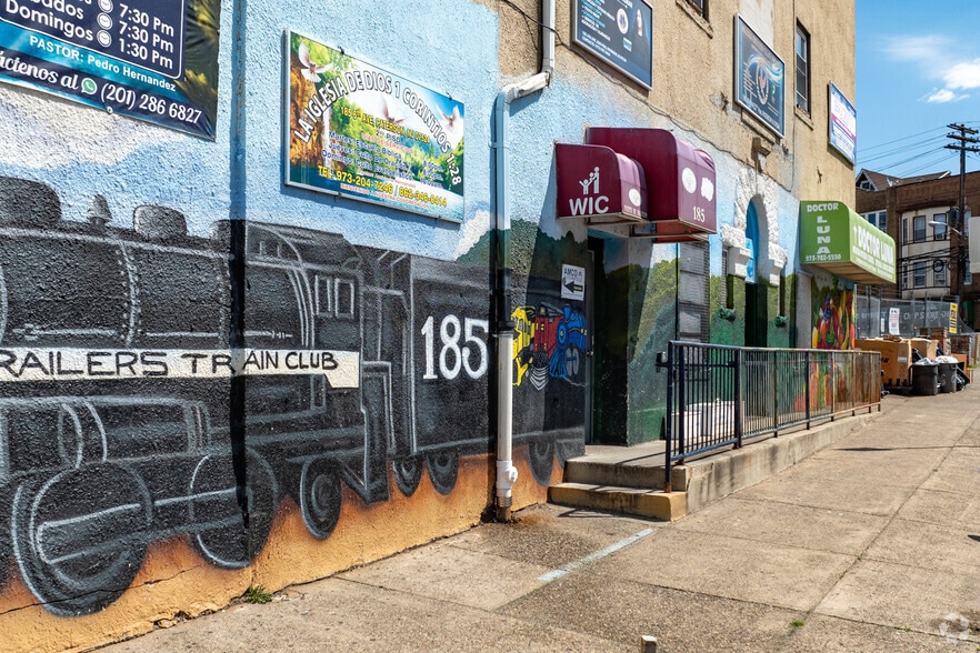 More Photos Of 185 6th Ave, Paterson Light Manufacturing For Lease