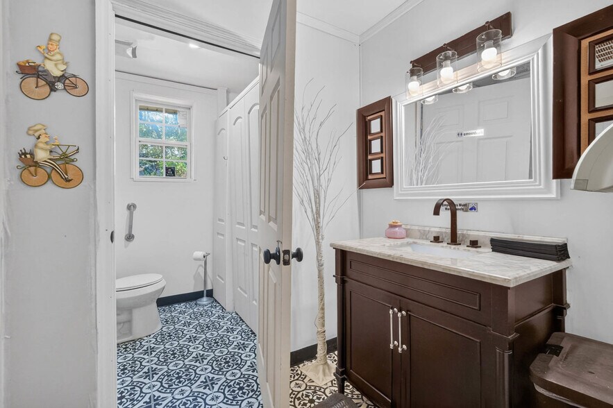 More Photos Of 3323 Saint Johns Ave, Palatka Restaurant For Sale