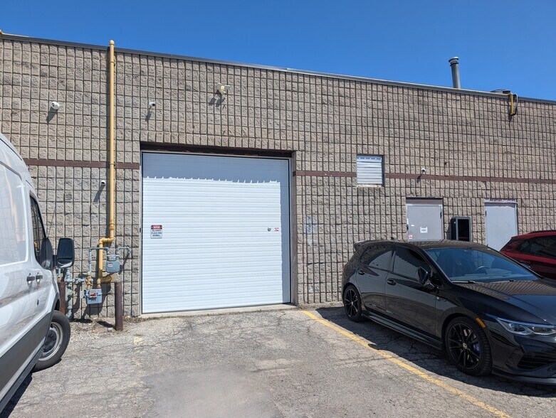 More Photos Of 10 Wyman Rd, Waterloo Flex For Lease