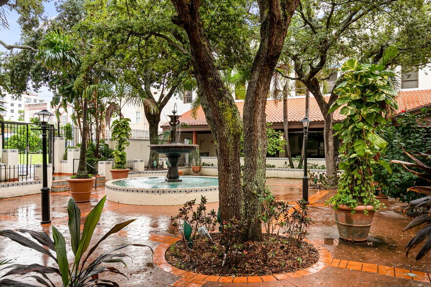 More Photos Of 330 Clematis St, West Palm Beach Storefront Retail Office For Sale