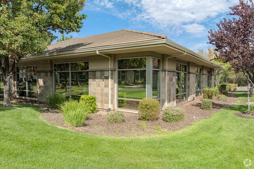 Primary Photo Of 10014 Foothills Blvd, Roseville Medical For Sale
