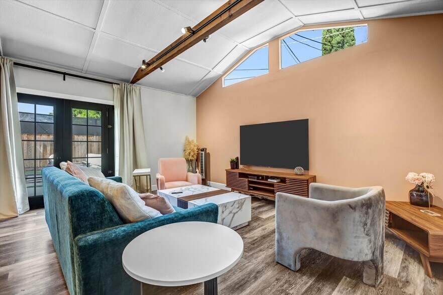 More Photos Of 6512 Coldwater Canyon Ave, Valley Glen Apartments For Sale
