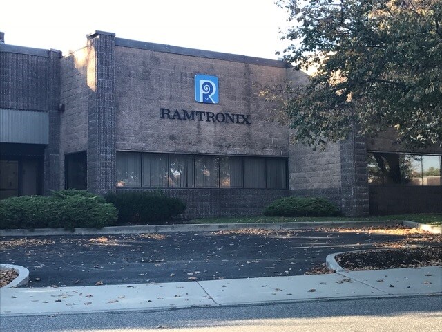 More Photos Of 75 E Jefryn Blvd, Deer Park Warehouse For Sale