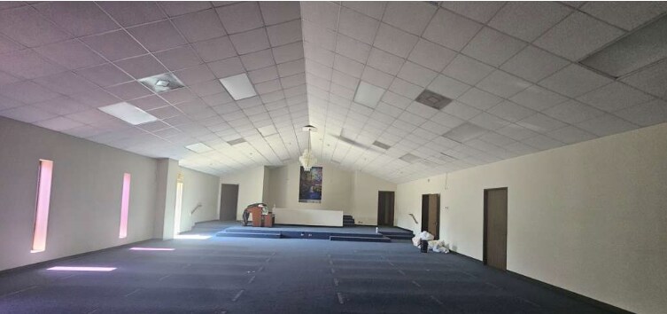 More Photos Of 3917 Wipprecht St, Houston Religious Facility For Lease