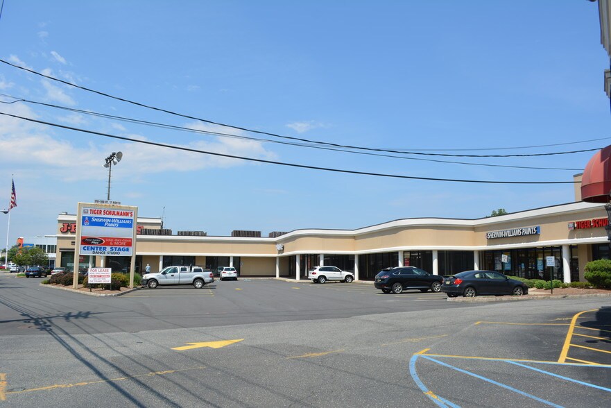 More Photos Of 176-184 Route 17 North, Paramus Freestanding For Lease