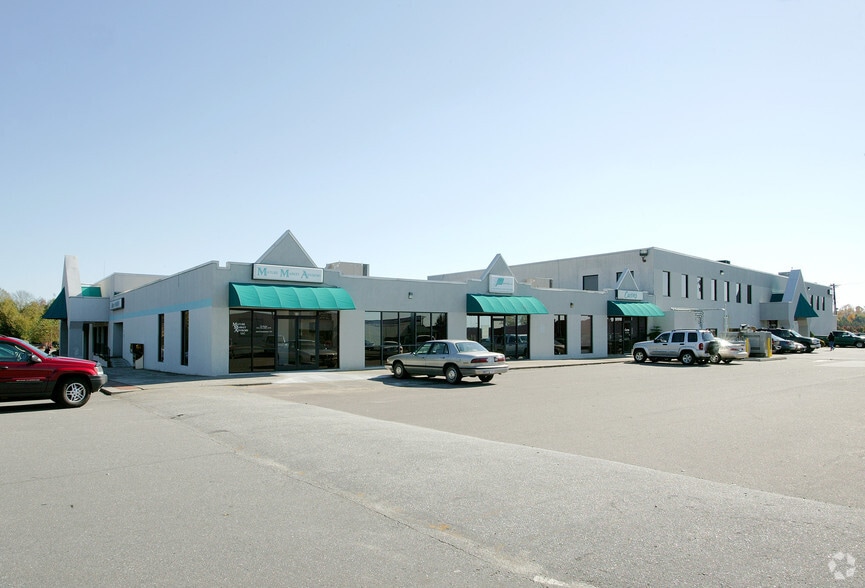 More Photos Of 6000 Meadow Brook Mall Ct, Clemmons Storefront Retail Office For Lease