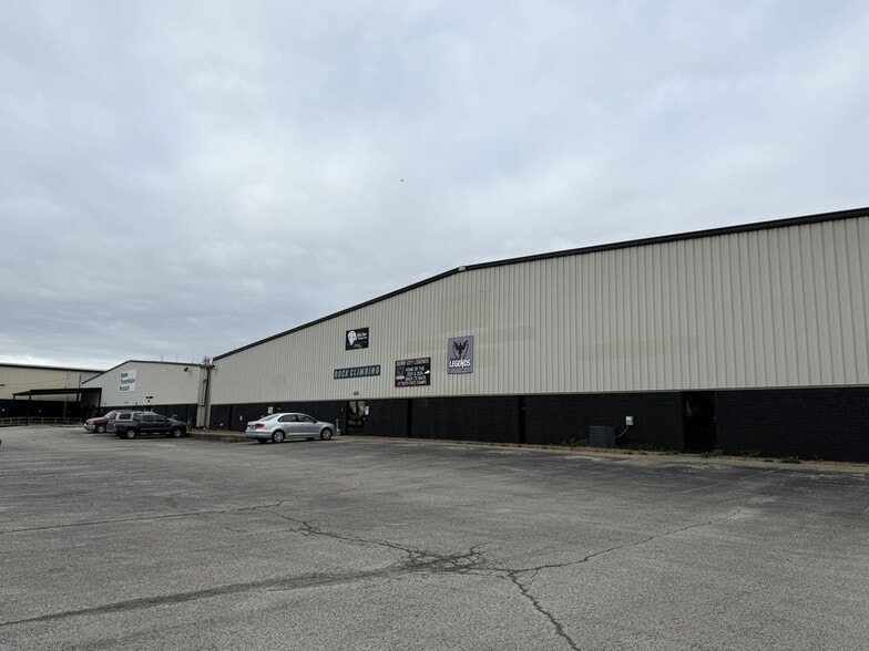 More Photos Of 4282-4364 E Blue Lick Rd, Louisville Warehouse For Sale