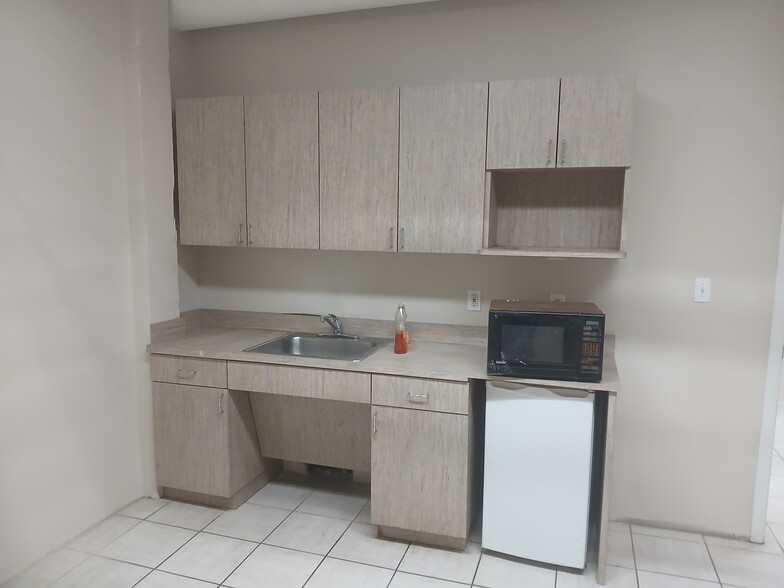 More Photos Of 411 Fannin St, Houston Office For Lease