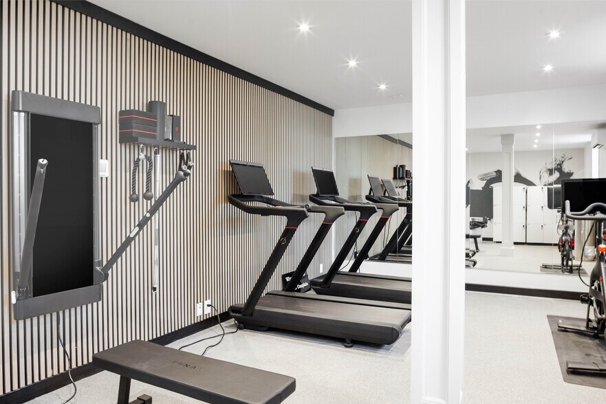 More Photos Of 453 W Main St, Huntington Coworking Space