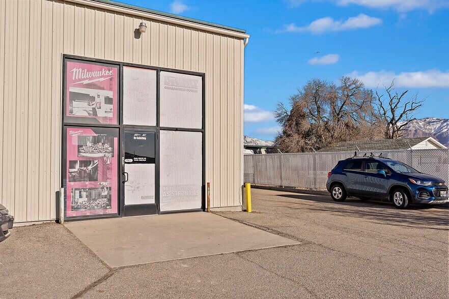 More Photos Of 1704 W 2550 S, Ogden Showroom For Lease