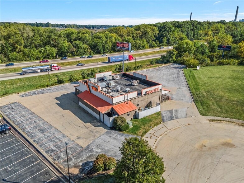 More Photos Of 3241 Horizon Dr, Springfield Restaurant For Sale