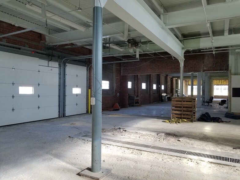 More Photos Of 315 W 4th St, Davenport Loft Creative Space For Sale