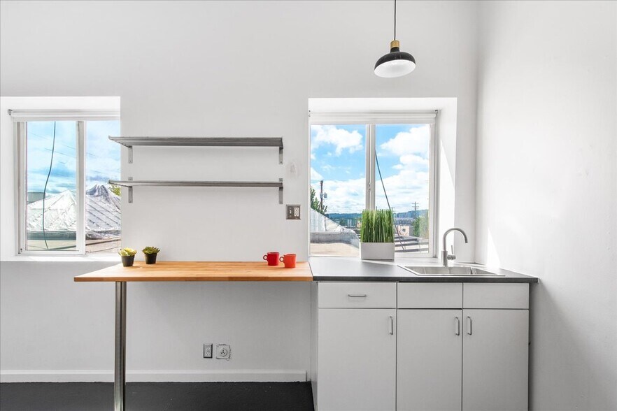 More Photos Of 215 SE 9th Ave, Portland Office Residential For Lease