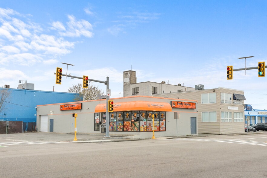 Primary Photo Of 628 Belmont St, Brockton Freestanding For Sale