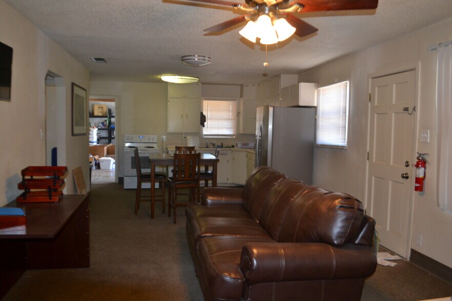 More Photos Of 2724 W Marland St, Hobbs Hotel For Sale