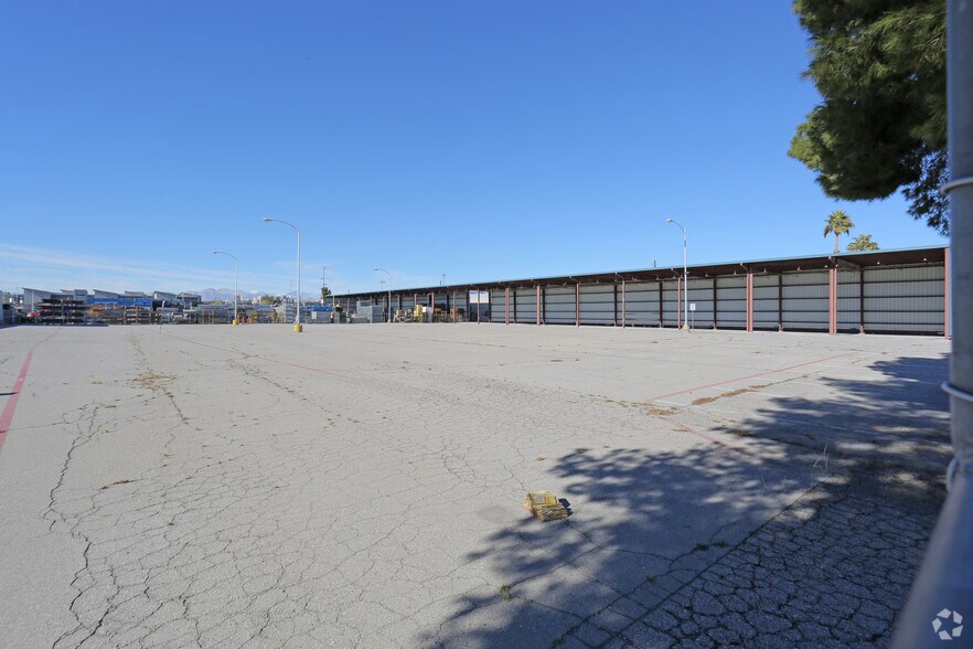 More Photos Of 101 N Mojave Rd, Las Vegas Warehouse For Lease