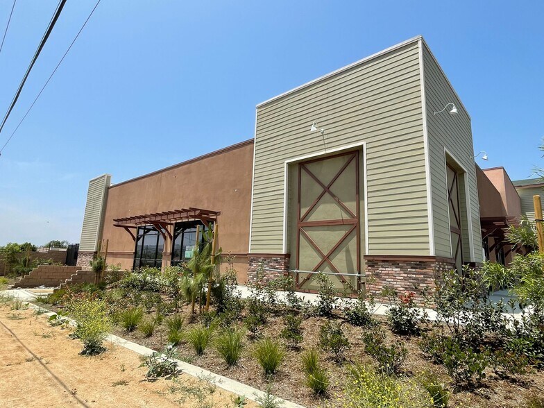 More Photos Of 8254 Mission Blvd, Jurupa Valley Unknown For Lease