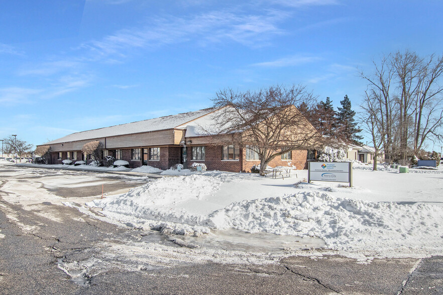 Primary Photo Of 3050 Commerce Dr, Fort Gratiot Office For Sale