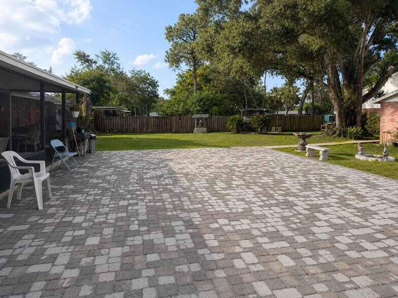 More Photos Of 2504 S 54th St, Tampa Service For Sale
