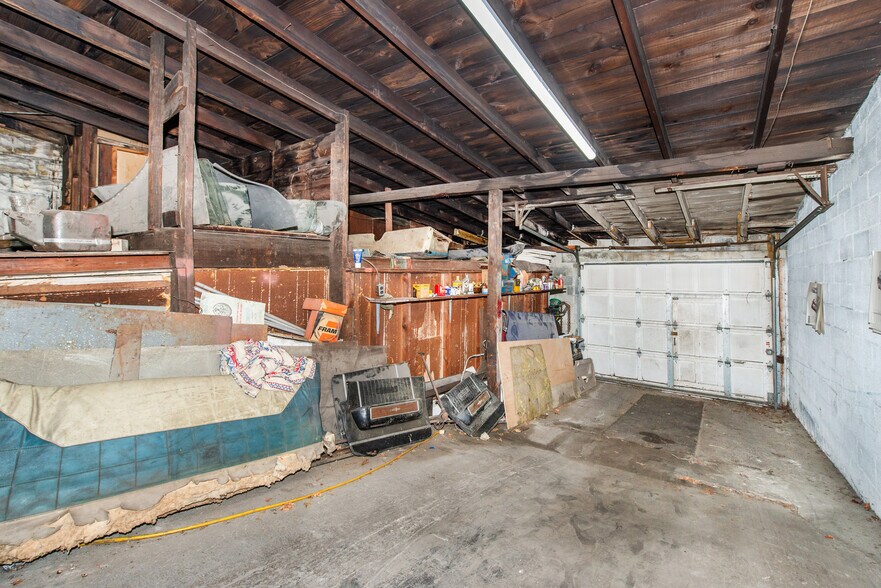 More Photos Of 307 Paterson Ave, East Rutherford Auto Repair For Sale