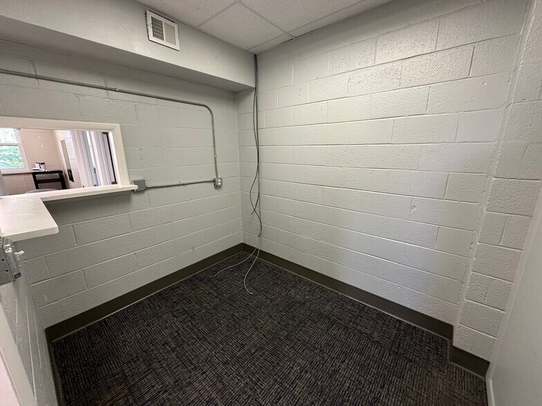 More Photos Of 519 E Walnut St, Springfield Office Residential For Sale