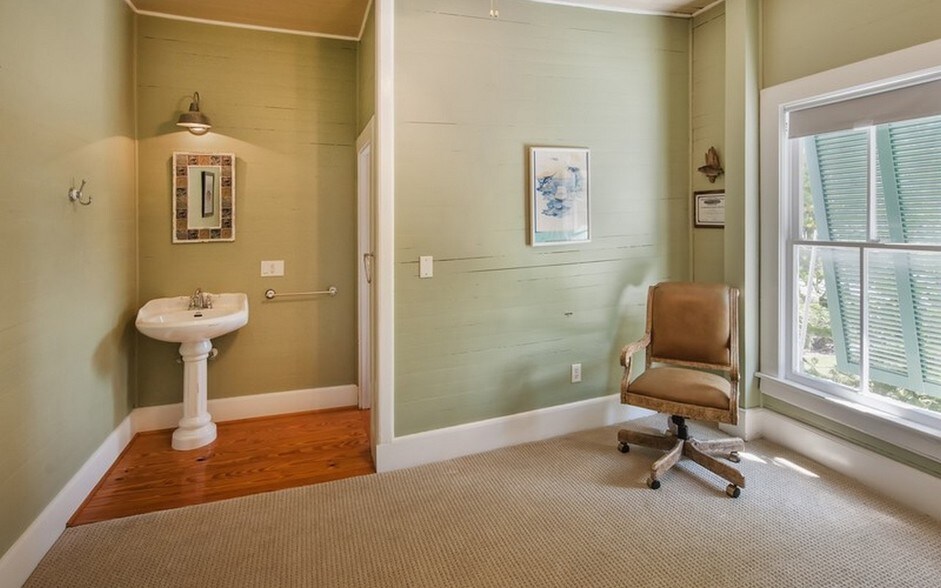 More Photos Of 107 N Broadway St, Fellsmere Hotel For Sale