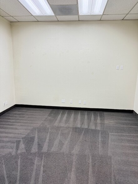 More Photos Of 4651 Quail Lakes Dr, Stockton Office For Lease