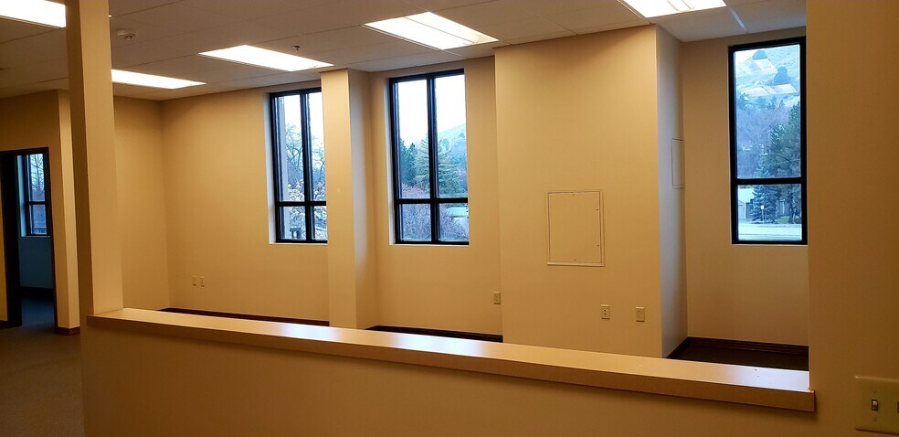 More Photos Of 3858 N Garden Center Way, Boise Medical For Lease