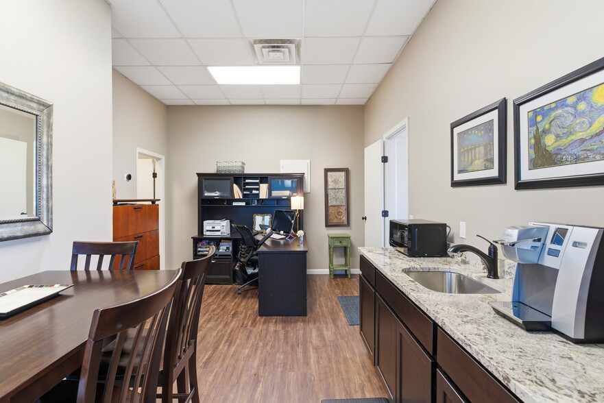 More Photos Of 2860 Noble Rd, Cleveland Office For Sale