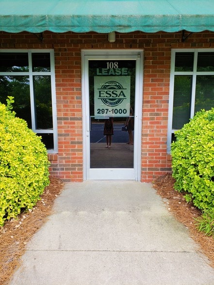 More Photos Of 5500 Adams Farm Ln, Greensboro Medical For Sale