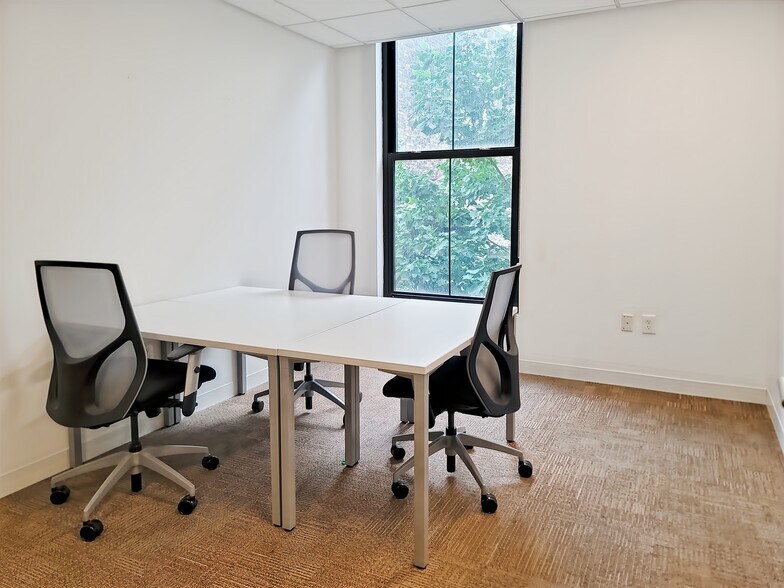 More Photos Of 1425-1437 Vine St, Cincinnati Coworking Space