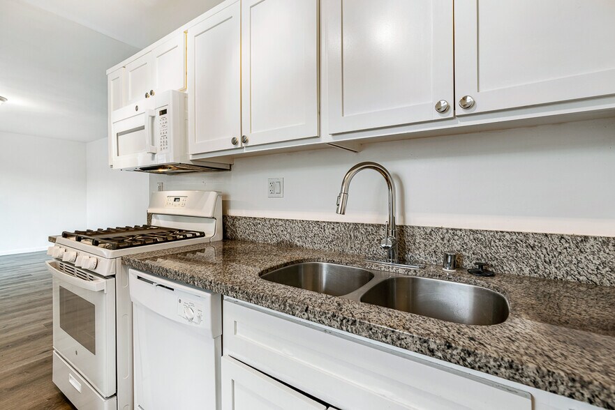 More Photos Of 6812 11th Ave, Los Angeles Apartments For Sale