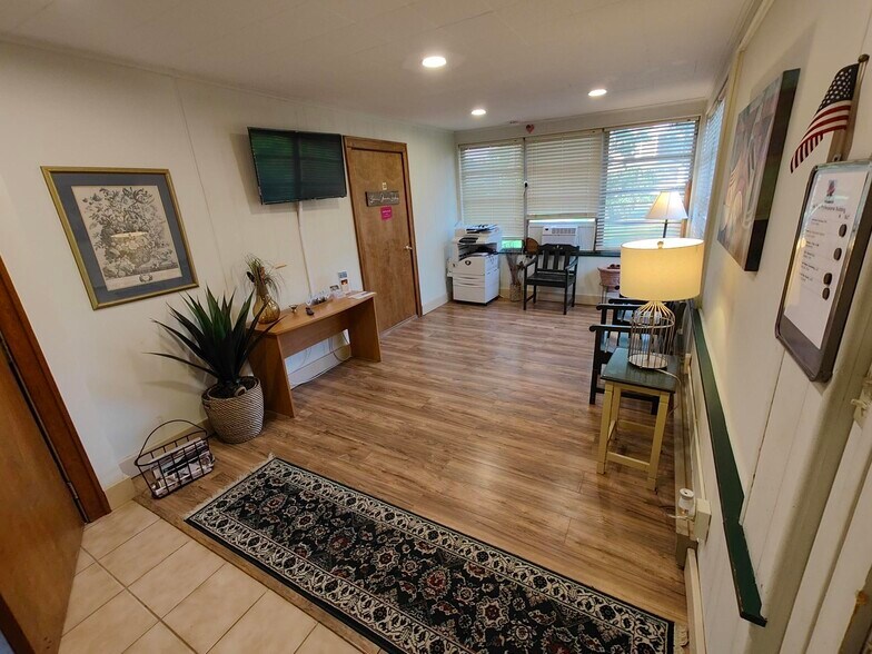 More Photos Of 142 Oak Tree Ave, South Plainfield Office For Lease